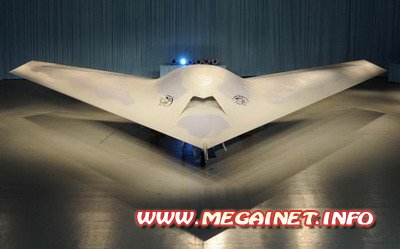 Беспилотник X-47B ( обзор / фото / видео )