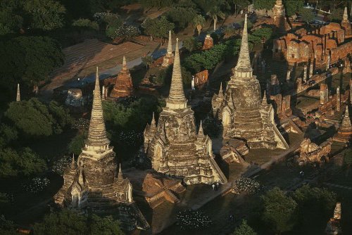 «Земля, увиденная с неба» ( Фото Земли ) «Земля, увиденная с неба» ( Фото Земли )