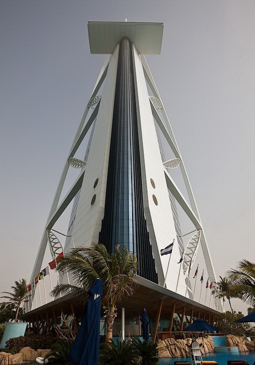 Бурдж Аль Араб — самый роскошный отель мира ( фото )