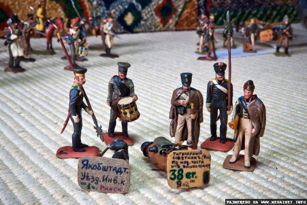 Замечательная коллекция пластилиновых солдатиков