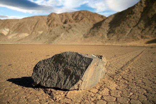 Долина Смерти - долина ползающих камней