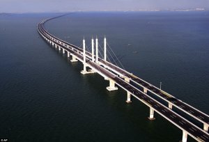 Cамый длинный мост в мире открыт в Китае ( фото )
