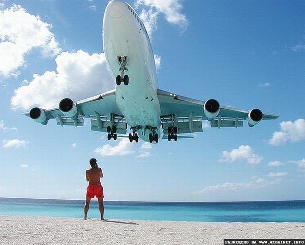 Maho Beach — пляж с самолетами над головой